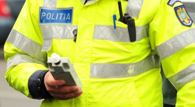 Polițist prins băut la volan, după ce a șicanat un șofer în trafic - etilotest1655x360-1485259773.jpg