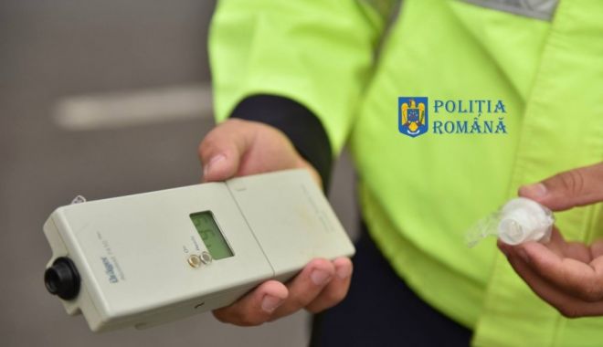 Șoferi băuți, trași pe dreapta de polițiștii din Constanța - etilotestpolitistpolitie1024x684-1544168794.jpg