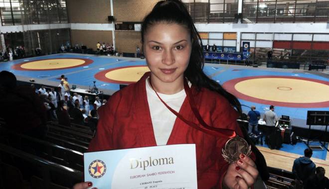 Eugenia Ciobanu, de la CS Farul, bronz la CE de sambo - eugeniaciobanu-1429811297.jpg