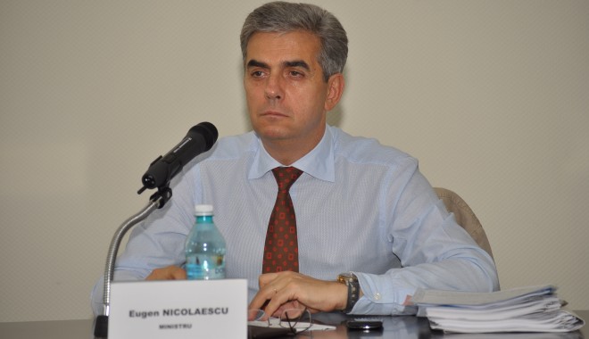 Ministrul Sănătății: Pachetul de bază ar putea fi adoptat în jurul datei de 1 noiembrie - eugennicolaescu6-1381770010.jpg