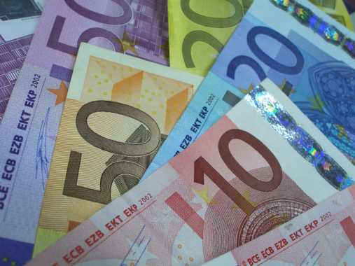 Curs BNR: 4,3498 lei/euro - euro-1322581988.jpg