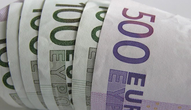 Euro sărbătorește zece ani de existență într-un climat de criză. Care va fi viitorul monedei unice? - euro-1324976663.jpg