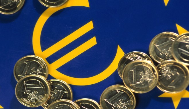 Recesiunea din zona euro s-a agravat în trimestrul patru 2012 - euro-1360845947.jpg
