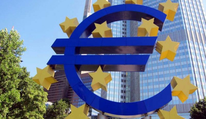Majoritatea polonezilor  sunt împotriva aderării la zona euro - euro-1364307129.jpg