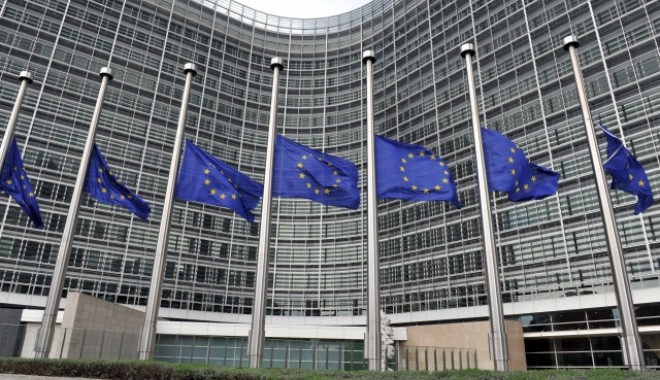 70% dintre europeni se tem pentru datele lor personale - euro-1368535229.jpg