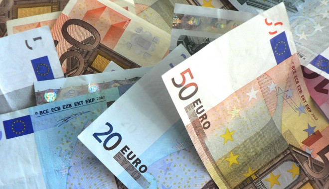 Euro rămâne peste 4,4 lei - euro-1370341949.jpg