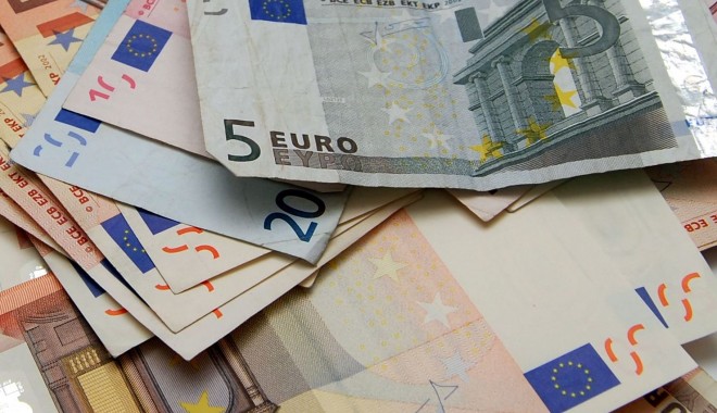 Euro face un pas înapoi - euro-1380193425.jpg