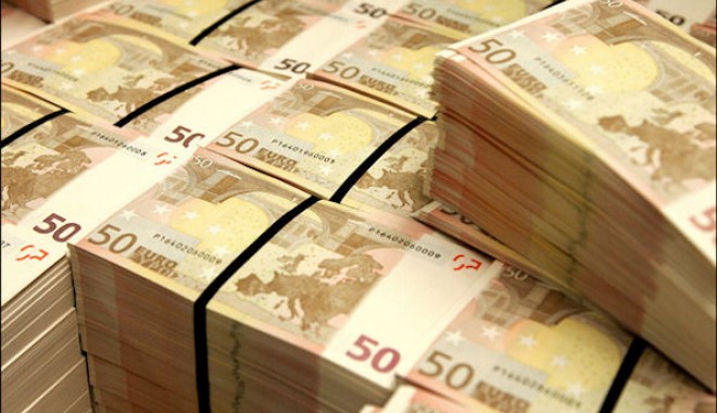 Cursul a coborât sub 4,43 lei/euro! - euro-1380876060.jpg