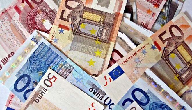 Euro rămâne peste pragul de 4,5 lei - euro-1393934246.jpg