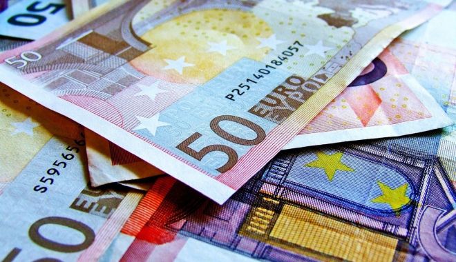 Euro a trecut pragul psihologic de 4,7 lei - euro-1548070216.jpg
