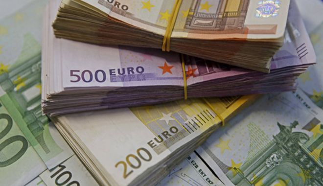 România s-a împrumutat cu o dobândă de trei ori mai mare decât Franța. Care este explicația - euro-1554635325.jpg