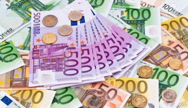 Euro a atins vineri un nou maxim istoric în raport cu leul - euro-1625831885.jpg