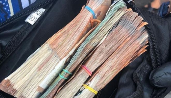 Bani furaţi din maşina unui bărbat din Baia Mare - euro-1632498788.jpg