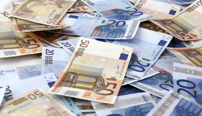 4,65 de lei pentru un euro? - euro1-1351674325.jpg