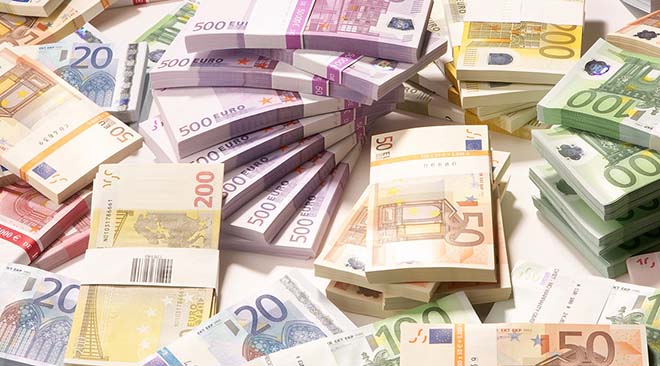 Avertisment al BCE: Dobânzile la credite în euro vor crește - euro1-1491227287.jpg
