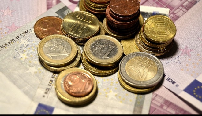 Euro pierde iar din teren - euro1362570244136515953213666261-1366799683.jpg