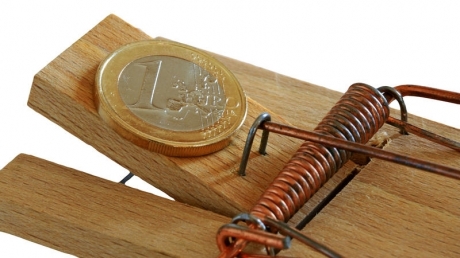 Director OPC, reținut pentru luare de mită - euro62351600-1318429265.jpg