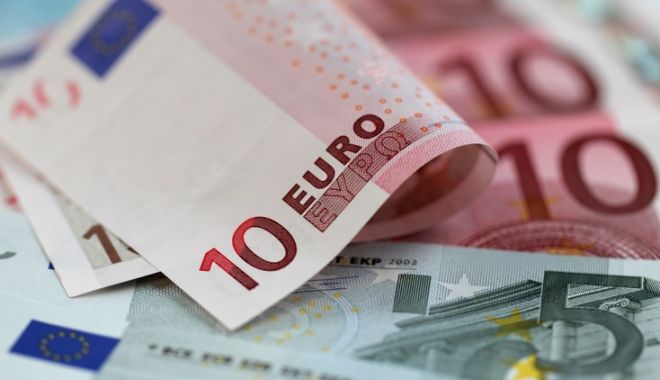 Cel mai slab leu din istorie, în raport cu euro. Minim istoric pentru moneda națională - eurocurs-1573730922.jpg