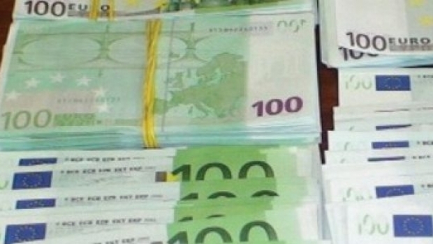 ALERTĂ MAXIMĂ ÎN ROMÂNIA! BANI FALȘI, PUȘI ÎN CIRCULAȚIE - eurofalsi820x30058561100-1533120604.jpg