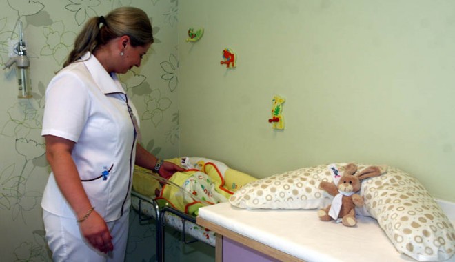 Ce învață viitoarele mămici din cursurile gratuite de la Euromaterna - euromaternasaloanenastereaparatu-1382641578.jpg