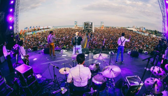 Mega concert pe plajă, între Venus și Saturn - europafmlivepeplaja2014publicul8-1500557679.jpg