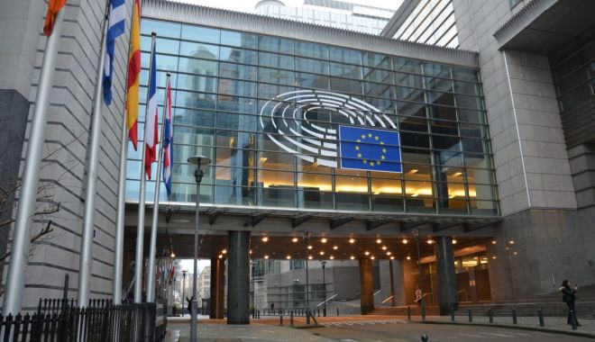Parlamentul European ia măsuri pentru a asigura țările UE cu echipamente medicale - europeanparliamentbuildingbrusse-1584981947.jpg