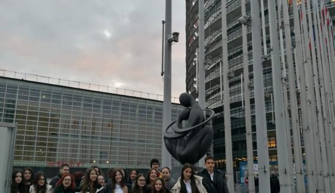 Elevii Colegiului Pedagogic au sărbătorit Ziua Euroscola la Strasbourg - euroscolajpg2-1670756693.jpg