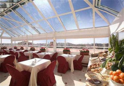 Info Utile / Ce găsesc constănțenii la Salonul de dotări hoteliere și alimentație publică, organizat de CCINA - eurostarsinternationalpalacephot-1332835221.jpg