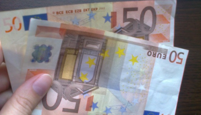 Euro trece de pragul psihologic de 4,5 lei! - eurov4-1389093457.jpg