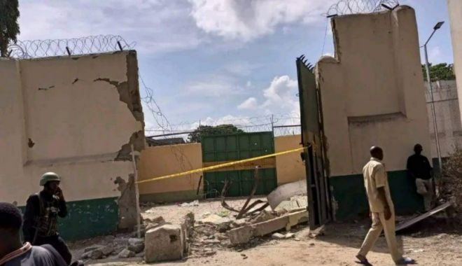 Evadare ca-n filme | Aproape 900 de deținuți au fugit dintr-o închisoare nigeriană