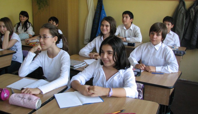 Evaluarea Națională continuă cu proba la matematică - evaluarenationala-1403620787.jpg