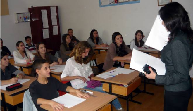 Evaluarea Națională 2015 începe cu limba și literatura română - evaluarenationala-1434897572.jpg