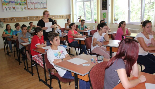 Aproape 700 de elevi nu susțin evaluarea națională din acest an! - evaluarenationala1347984357-1371718692.jpg