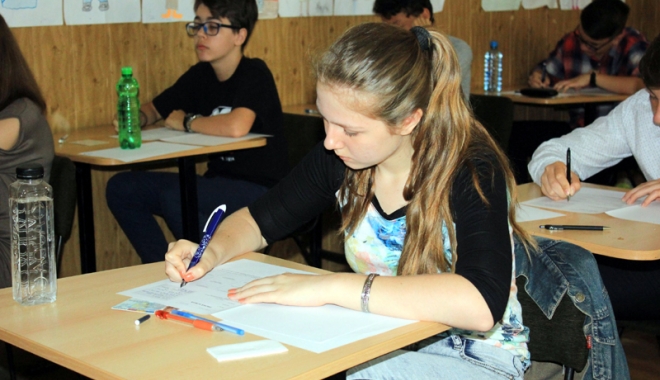 Cum se va intra la liceu. Între examenul de admitere și vânătoarea mediilor din generală - evaluarenationala17-1472832299.jpg