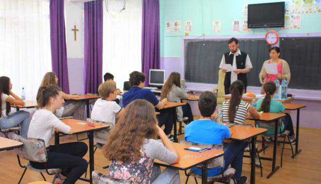 Pregătiri pentru probele scrise de la Bacalaureat - evaluarenationalaexamenelevi10-1435236191.jpg