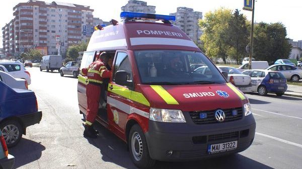Copilul de cinci ani, căzut de la etajul nouă al unui bloc, a decedat. S-a deschis dosar penal
