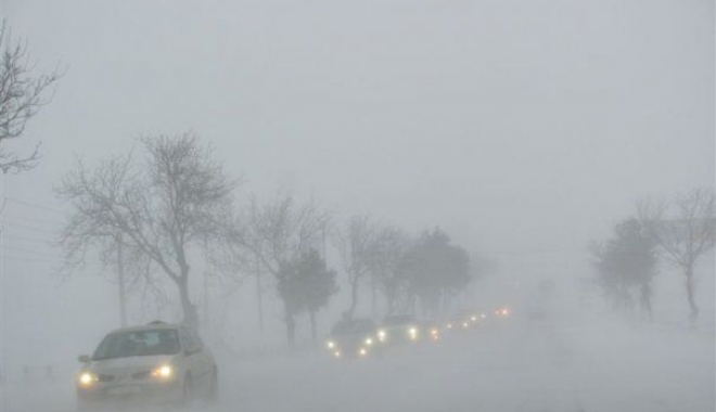 Mai mulți români au fost blocați din cauza ninsorilor - evzcirculatieviscolcta465x390-1484141238.jpg