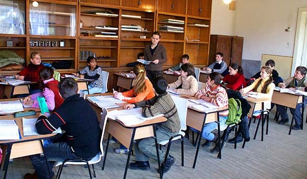 Bacalaureatul profesional rămâne în Legea învățământului - examen-1350318326.jpg