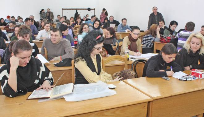 Peste 5.700 de tineri dau concursul de Rezidențiat - examen-1447596915.jpg