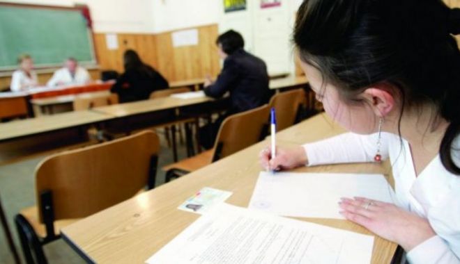 1.634 elevi din Constanţa au absentat la simularea examenului de bacalaureat de astăzi - examen-1616598238.jpg