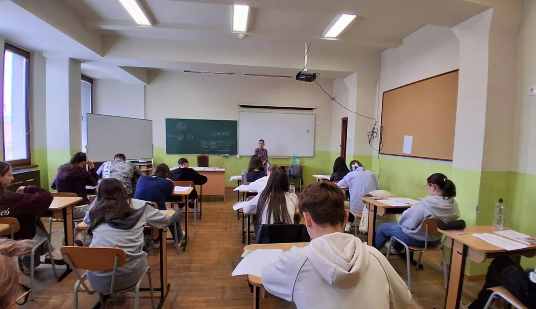 Profesorii constănțeni intră într-o competiție și mai dură. Numărul gradațiilor de merit s-a înjumătățit - examen-1779783391.webp