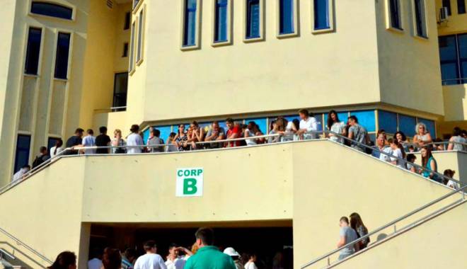 Examenele de admitere închid porțile - examenedeadmitere-1437670385.jpg