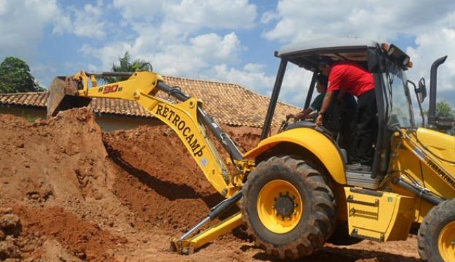 Locuri de muncă. Vezi aici oferta pentru săptămâna aceasta - excavator-1375611301.jpg