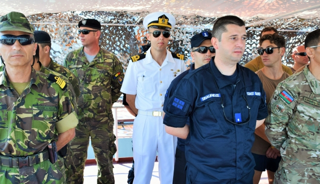 DISPOZITIVE EXPLOZIVE în apele Mării Negre / Portul Constanța, luat cu asalt de sute de marinari militari - exercitiu1-1498132656.jpg