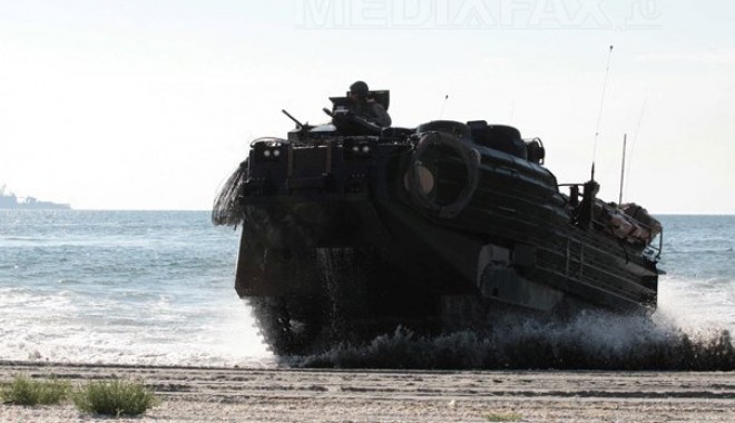 Marea debarcare la Capul Midia: Pușcași marini americani și militari români, la un exercițiu pe litoral - exercitiumilitarcapulmidiamain2s-1312381514.jpg