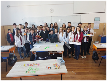 Exploding Dots.  Matematică experimentală la Colegiul 