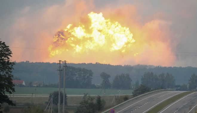Noi informații în cazul exploziei de la un depozit de muniție  din Ucraina - exploziaucraina-1539178182.jpg