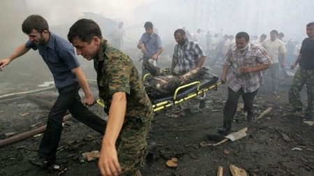 Opt femei și un copil, uciși de o bombă în sudul Afganistanului - explozie-1372194771.jpg
