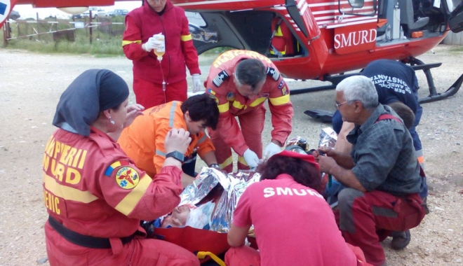 Explozie lângă o benzinărie. Un elicopter SMURD a preluat victima - explozie-1463422411.jpg