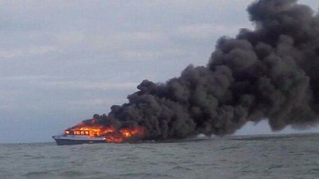 Explozie pe un cargou; șeful mecanic e în stare critică - explozie-1469964522.jpg